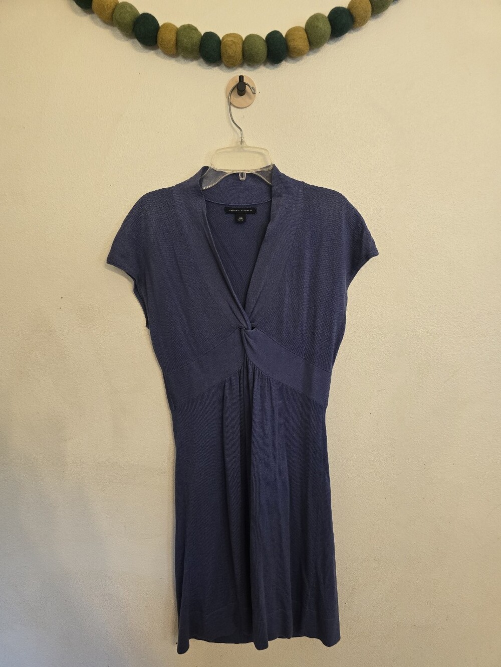 Banana Republic Blue Knee Length Knit Sleeveless Dress Size XS Front Twist SOFT!